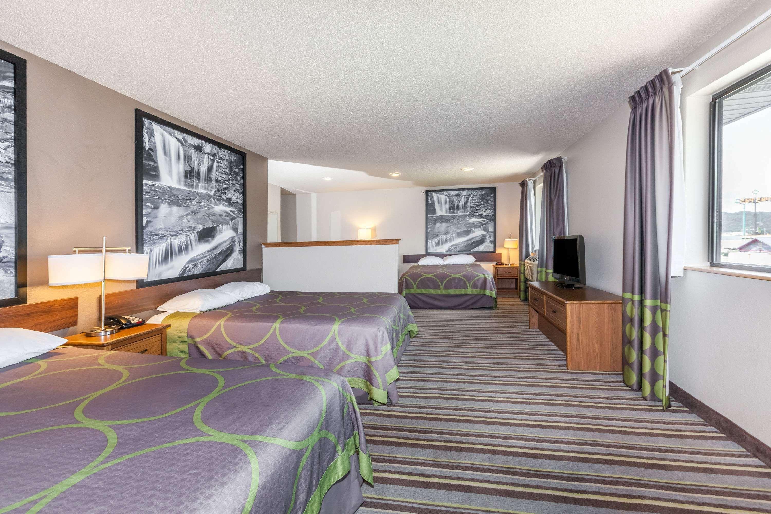 Hotel Super 8 By Wyndham Dunbar/Charleston Area Esterno foto